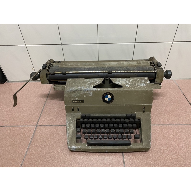 早期貿易行FACIT 中型打字機