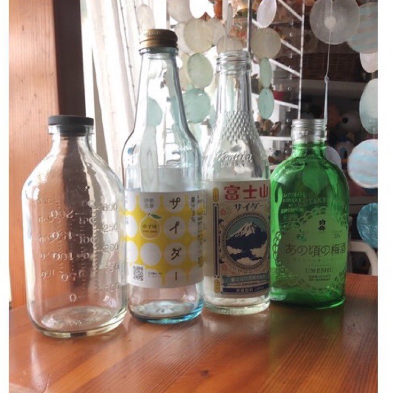 ✤鳩日堂 復古玻璃瓶 日本帶回柚子汽水瓶 漂亮空瓶 化學刻度瓶 富士山汽水瓶 裝飾佈置 懷舊擺設