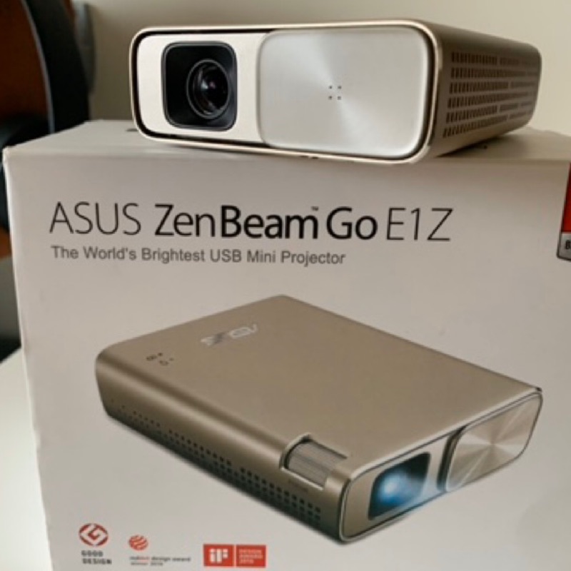 ASUS 隨身投影機 ZenBeam Go E1Z，保固內，少用，附完整盒裝配件
