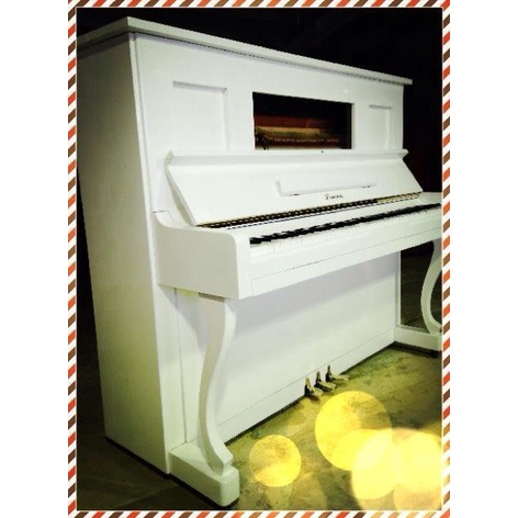 日本YAMAHA 中古鋼琴批發倉庫 白色直立式鋼琴