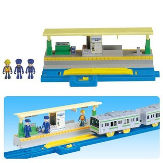 變形金剛~日本 TAKARA TOMY PLARAIL 鐵道王國 火車組裝軌道 火車配件 J-28 車站組附人偶組