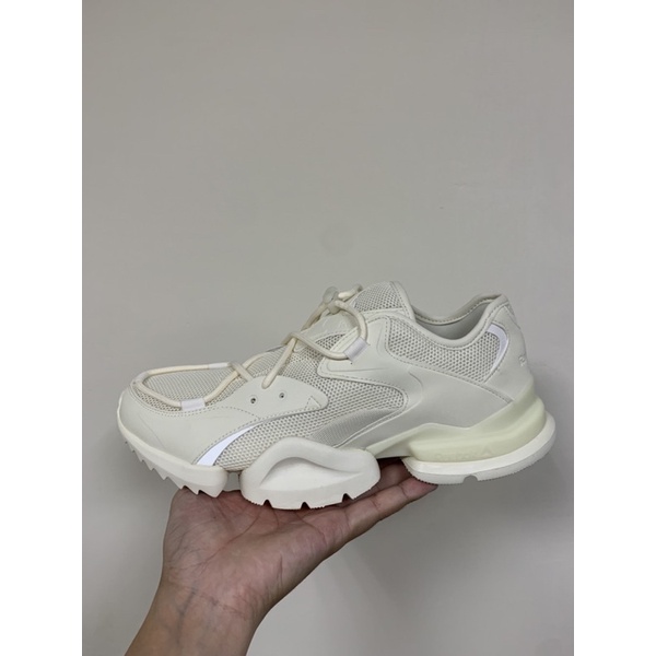  REEBOK RUN_R 96 INVENCIBLE 鵝黃 黃 復古 慢跑鞋 限量 CV4602