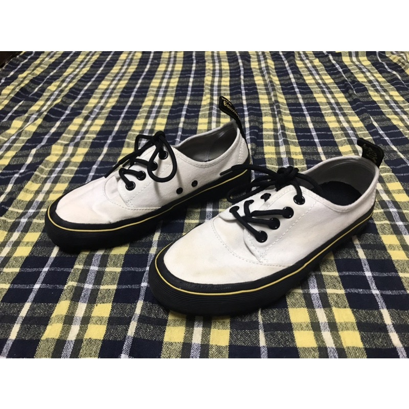 超商免運！［DR.MARTENS] 經典素色百搭帆布鞋 白 8號