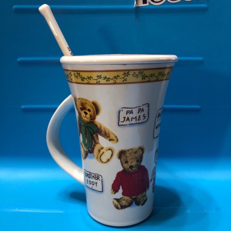 娟娟小铺 熊熊可愛玻璃杯子 超可愛的 有蓋子 有附一個湯匙 現貨 全新 一個只賣80元 目前有4個杯子喔 蝦皮購物