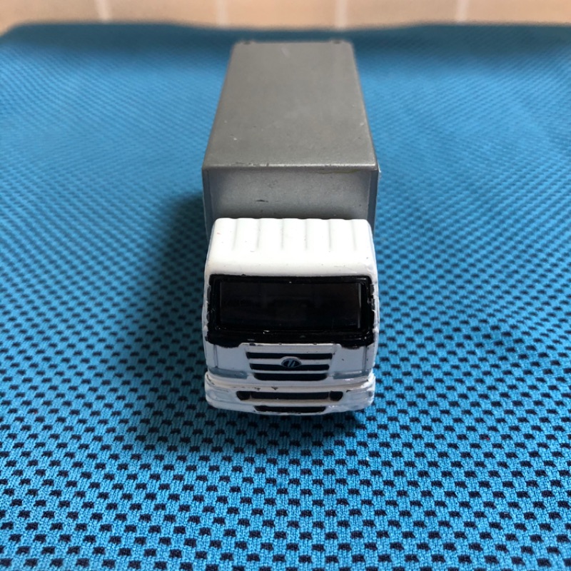 Tomica NISSAN DIESEL BIG THUMB 貨櫃車（2003年）