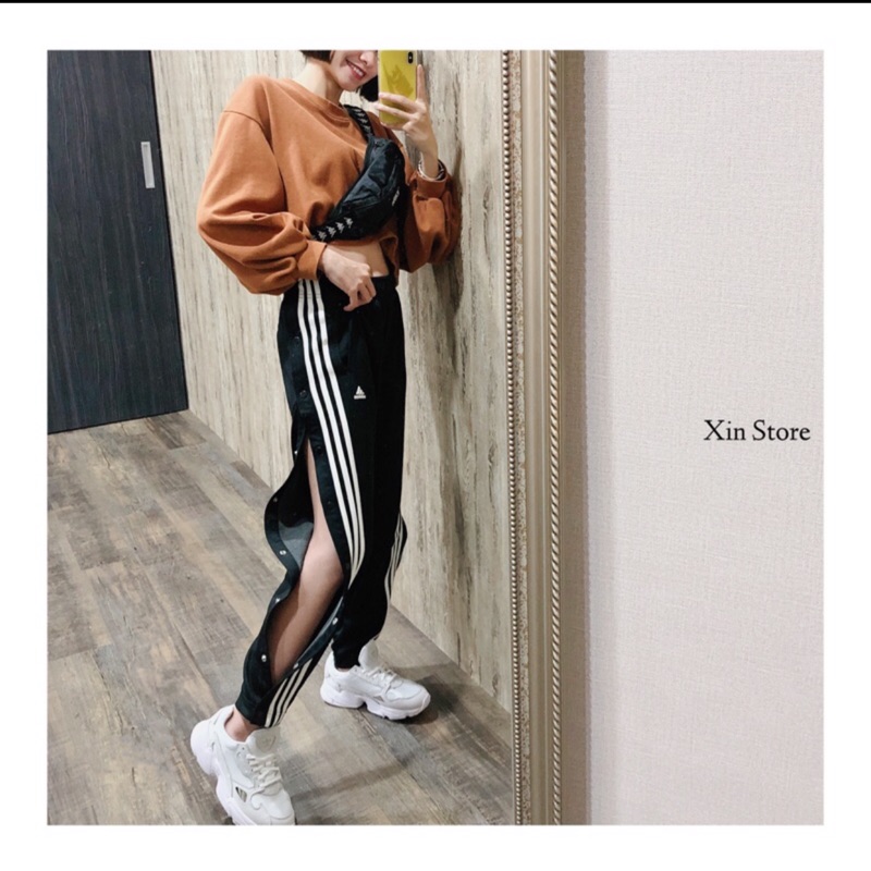 Xin store Adidas 3-stripes 三間線排扣褲(原價$1580）