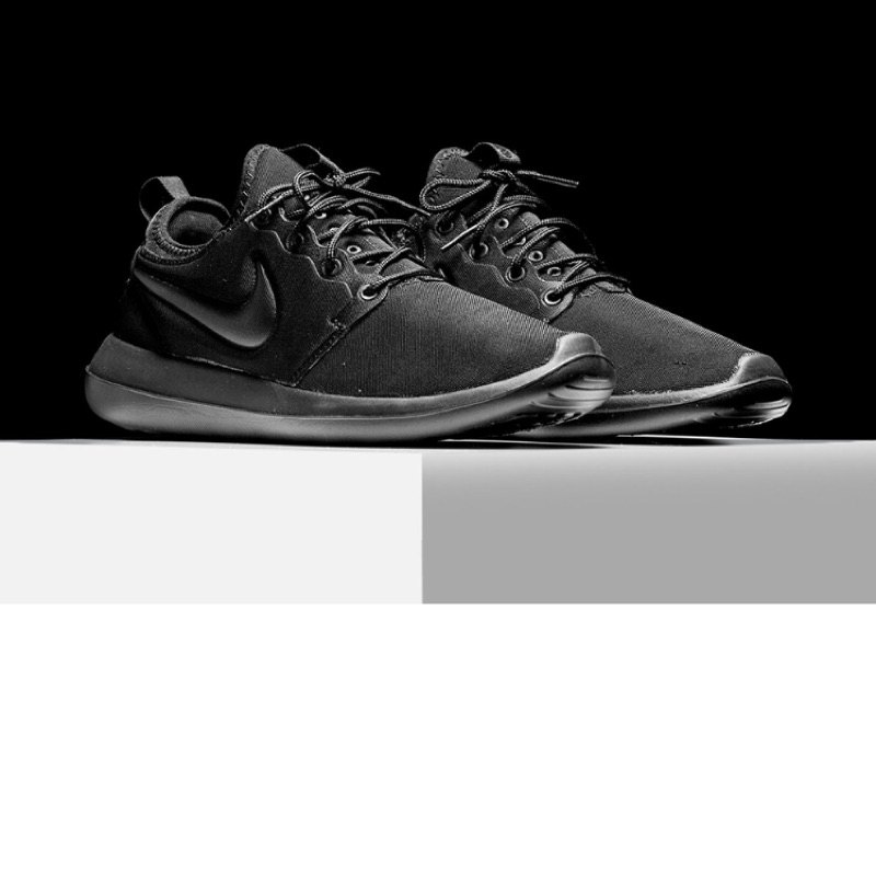 roshe two triple black