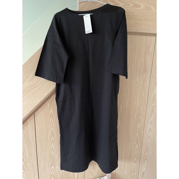 Uniqlo 絲光棉船形領洋裝（7分袖）黑色
