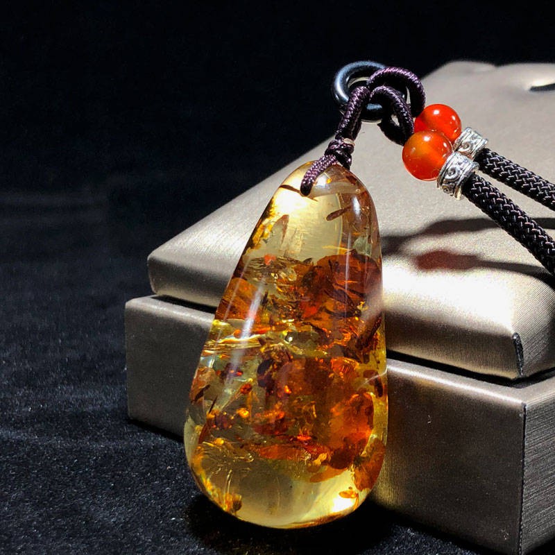 現貨天然琥珀花珀吊墜琥珀掛墜花珀水滴吊墜琥珀隨行掛墜天然原礦琥珀 蝦皮購物