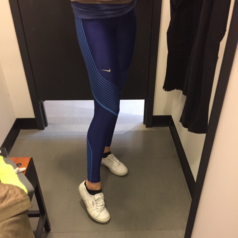 Nike藍色線條壓力褲| 蝦皮購物