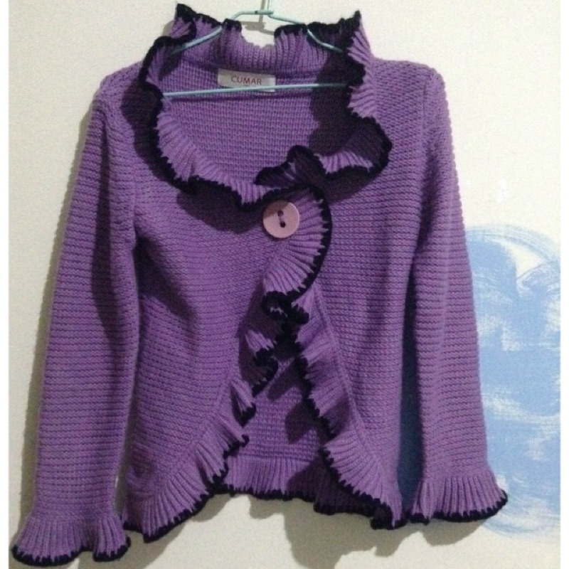 近全新 義大利品牌 專櫃CUMAR 紫色黑邊點綴波浪毛衣罩衫外套 只有一件