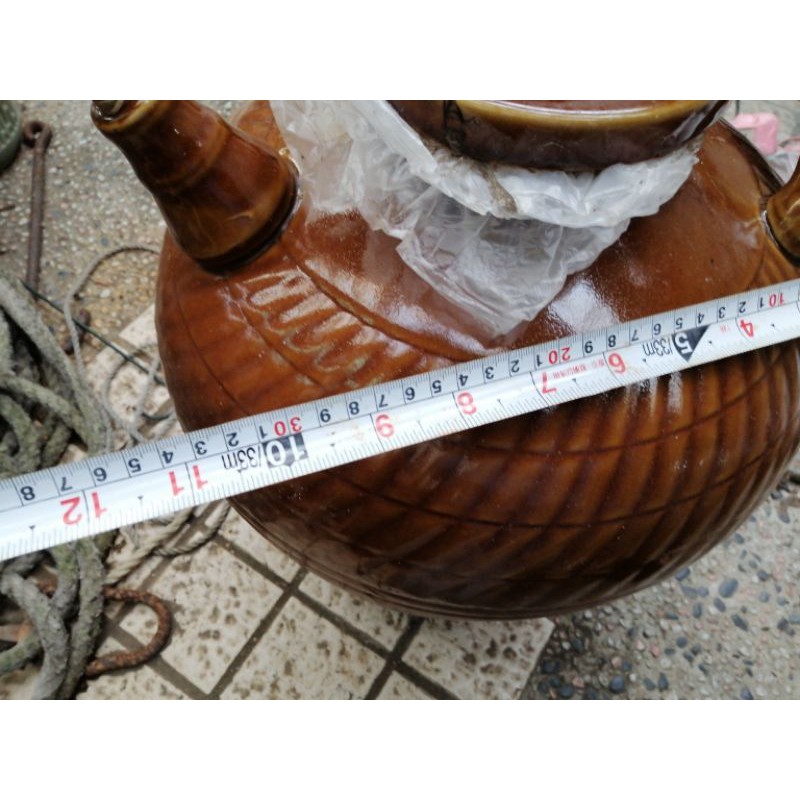 九成新大型的 早期釀酒 陶瓷甕 便宜賣 490元在新莊民安路1樓下標後自取