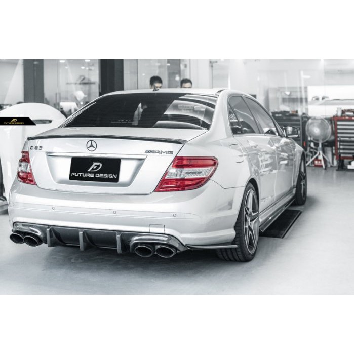 【Future_Design】賓士 BENZ W204 C300 C63 前期AMG 專用 抽真空卡夢 加大款 後下巴