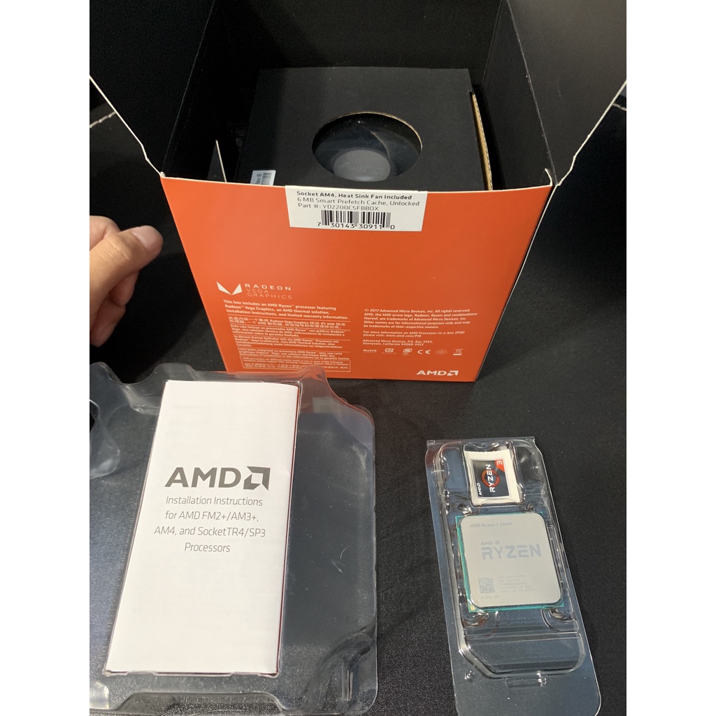 升級出售 AMD AM4 Ryzen™ 3 2200G 完整盒裝含原廠風扇