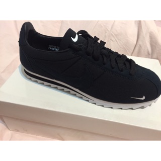 Nike cortez shark low