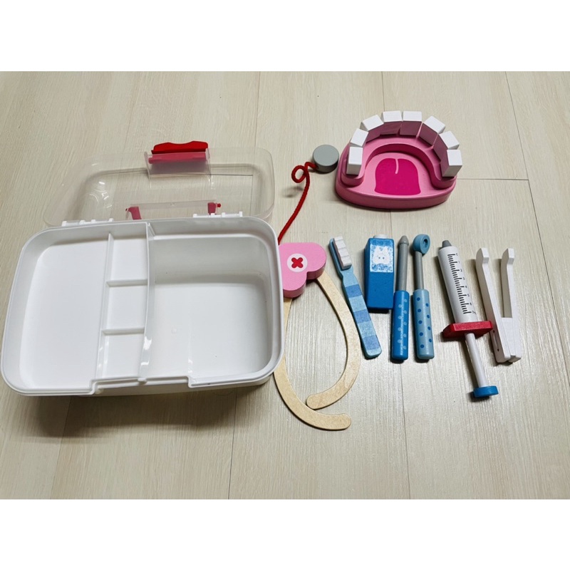 （限kiwishop66下標）二手玩具-木製醫生遊戲急救箱組