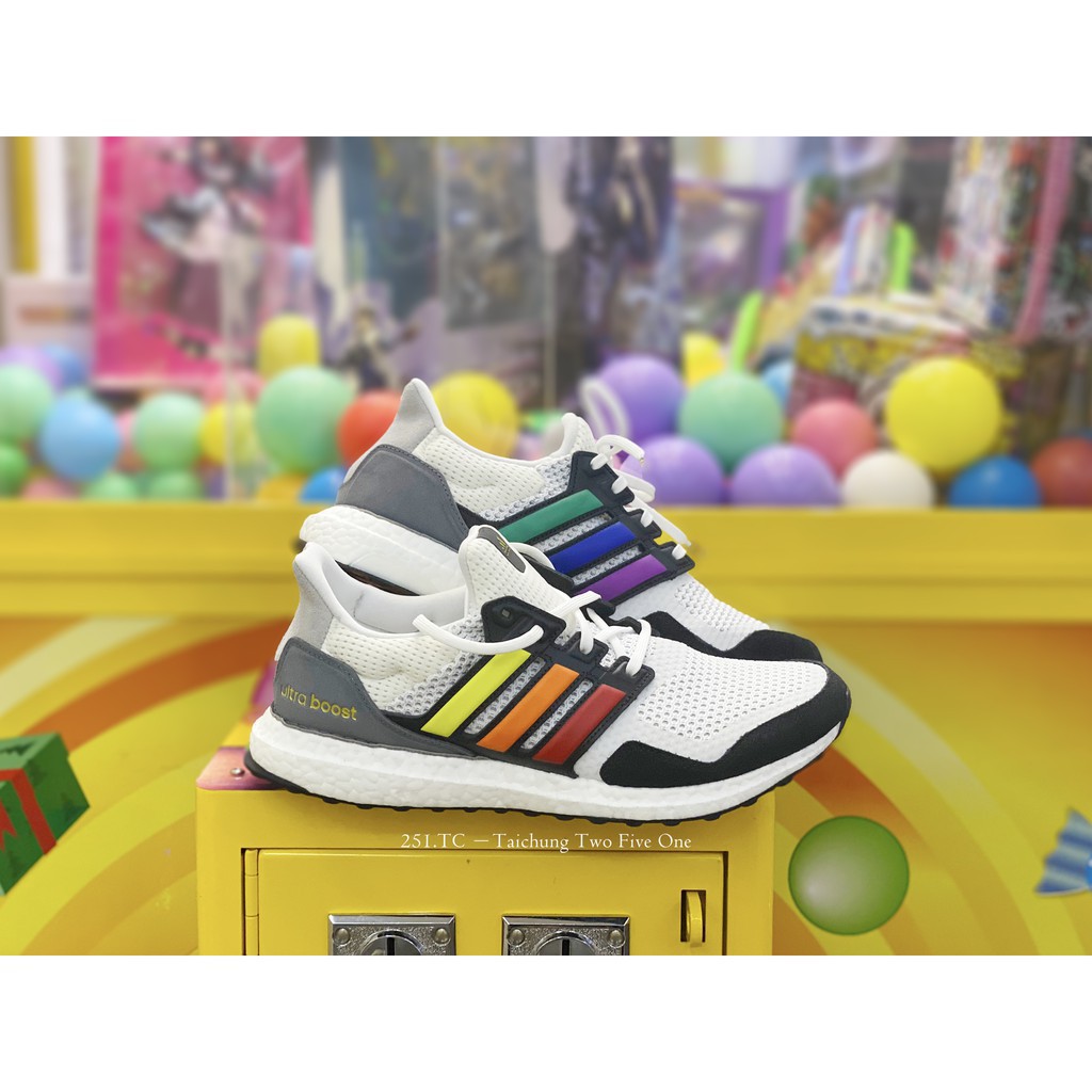 ultra boost s&l pride