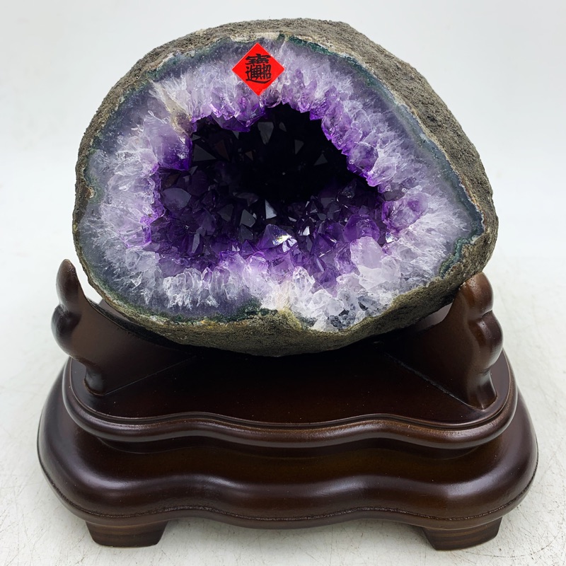 H1054 頂級ESP烏拉圭土型紫水晶洞 3kg（原皮）（綠色瑪瑙邊）高15cm長17cm寬19cm洞深6cm紫晶洞