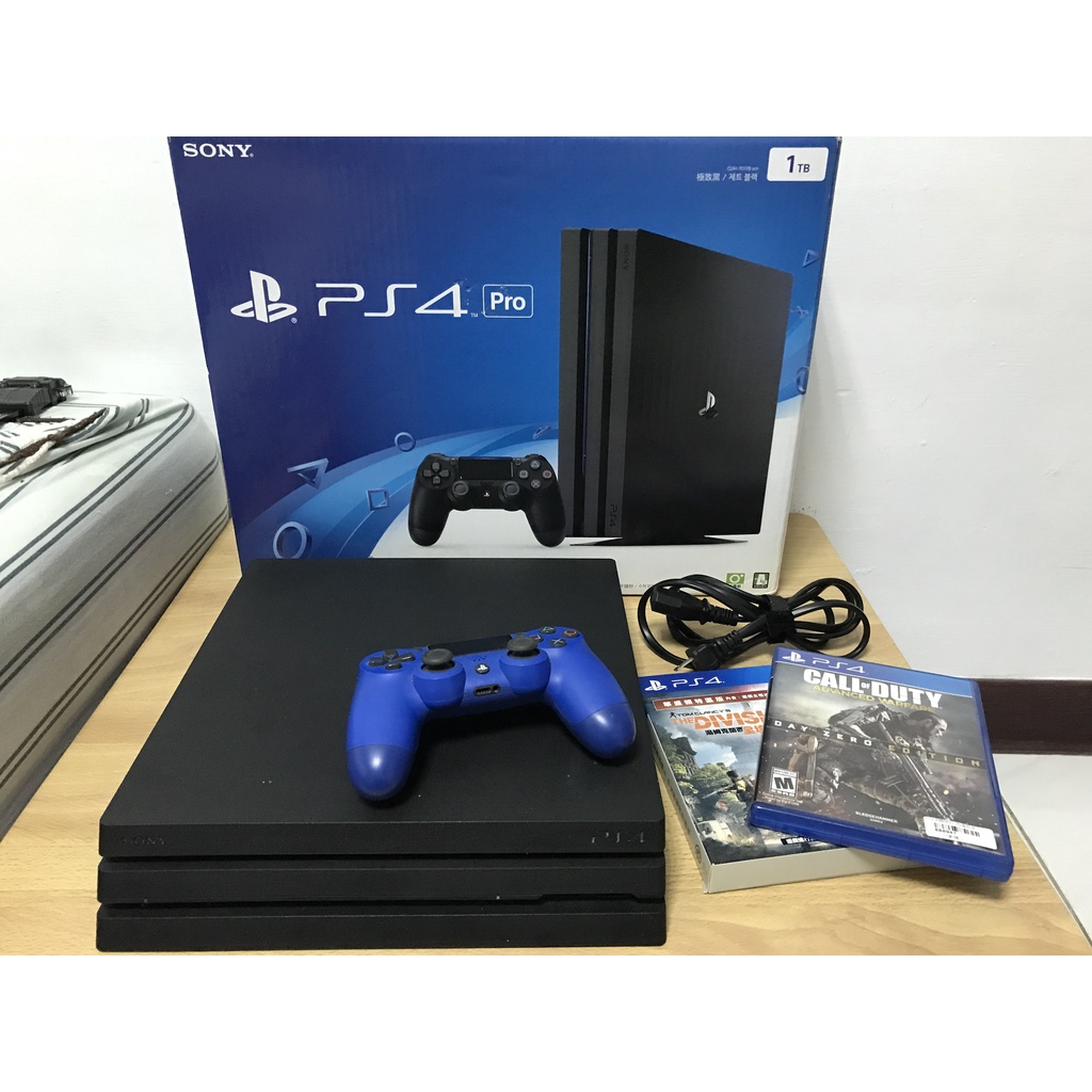 【PS4 PRO主機】 CUH-7017B型 1TB 含盒裝  附兩款免費遊戲、一手把（二手已過保固）