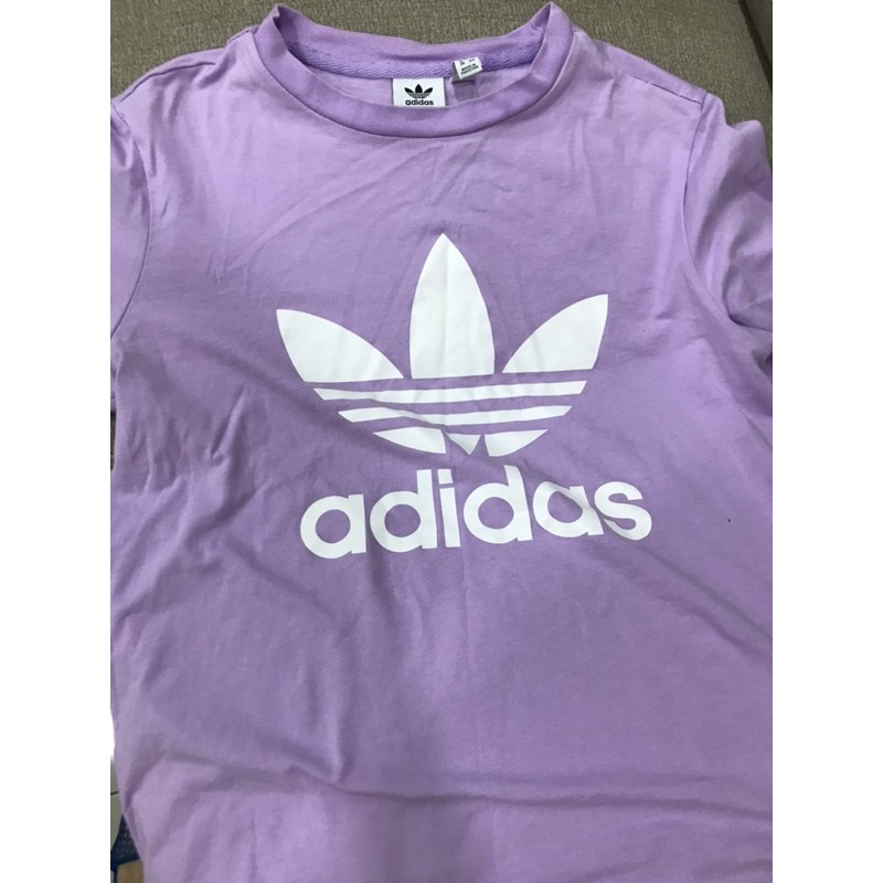 愛迪達短袖T恤女生的adidas淡紫色