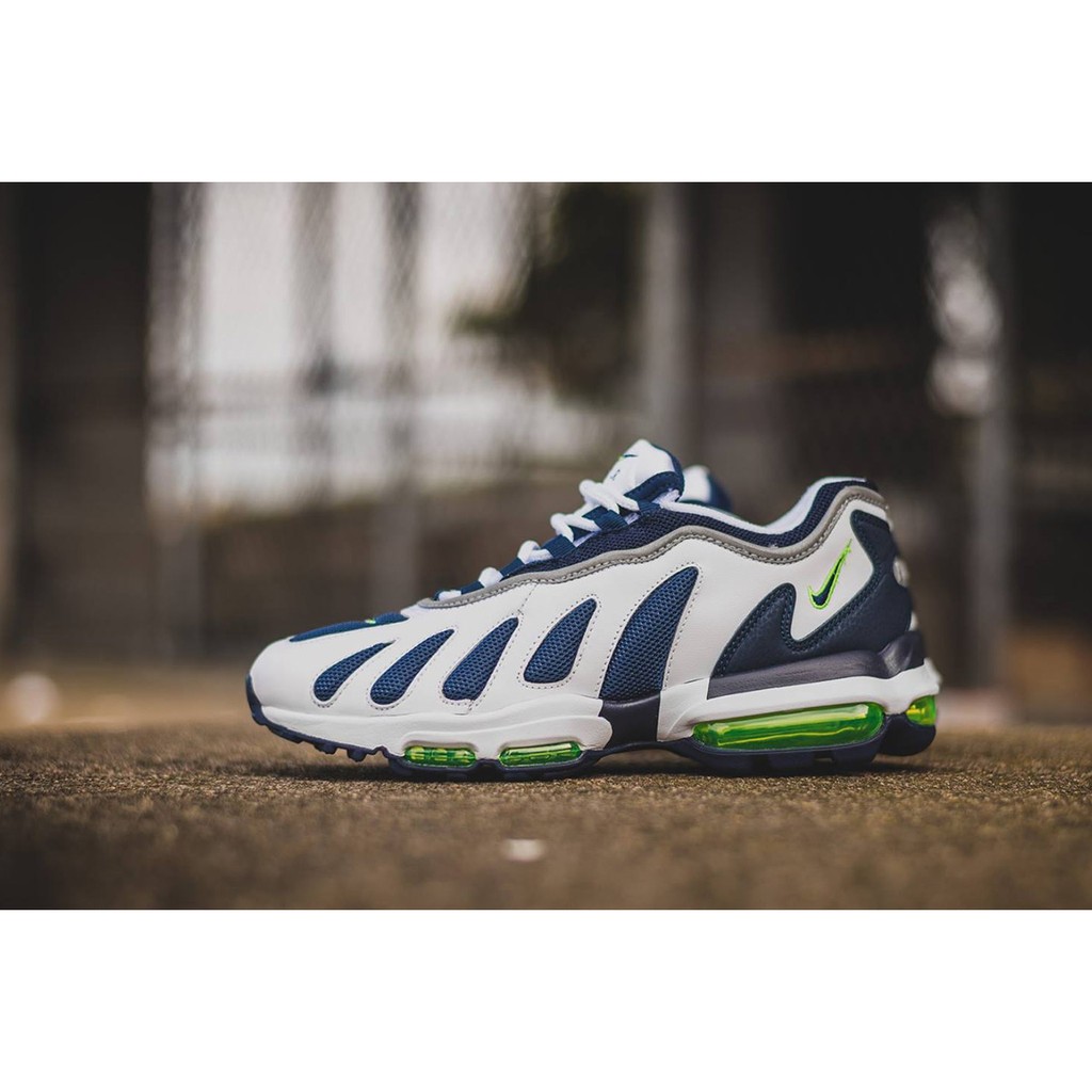white nike air max 96