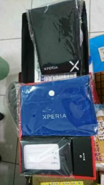 購買 Sony Xperia XZ 送的時尚旅行套組（護照夾、行李吊牌及充氣頸枕）