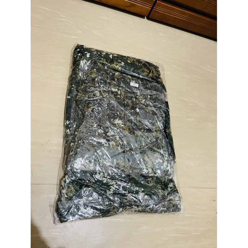 國軍-陸軍兩截式數位迷彩雨衣 XL(全新）