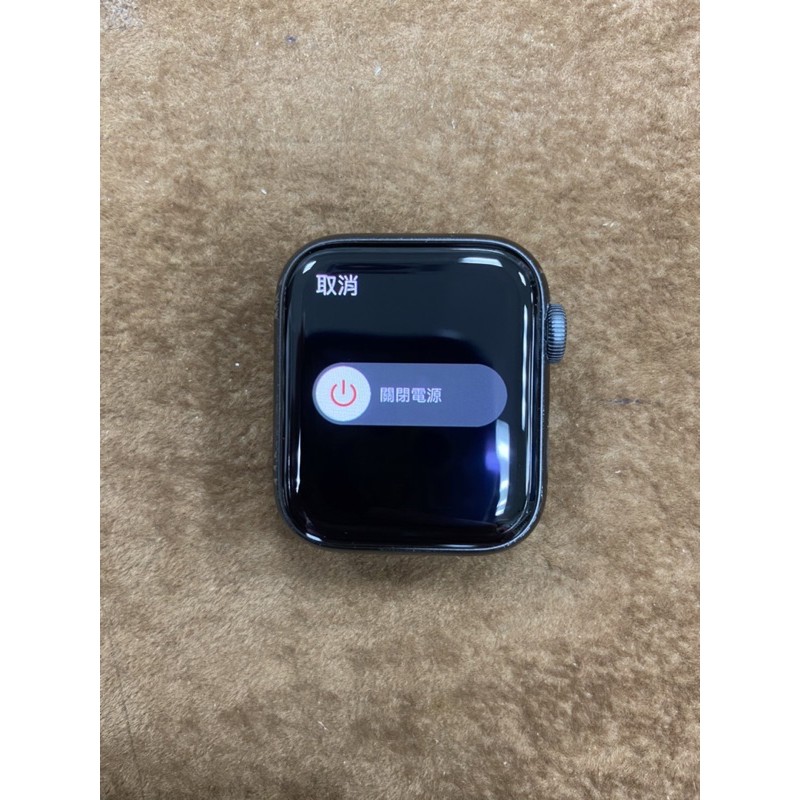 Apple Watch Series 5 40mm GPS 灰鋁配黑色錶帶