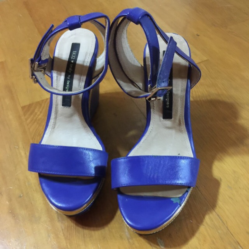 ）Iki2 楔型高跟涼鞋（亮藍色）