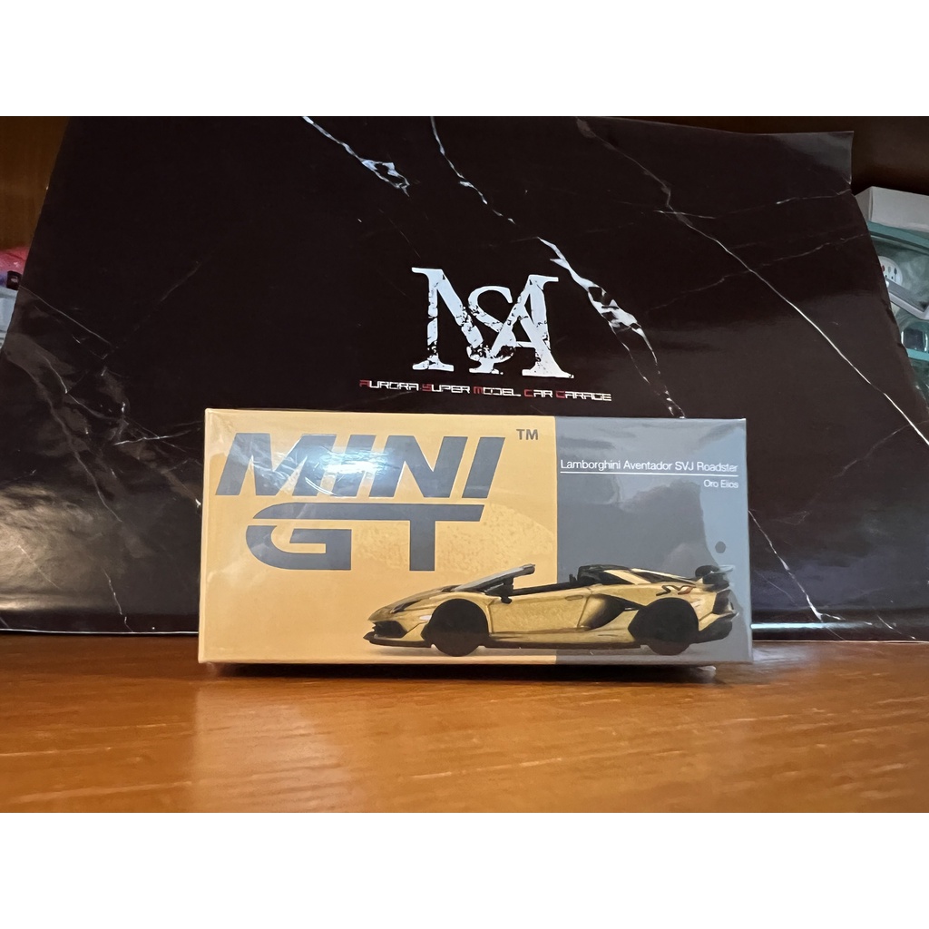 MINI GT #363 1/64  Lamborghini Aventador SVJ 敞篷牛 藍寶堅尼 金 左駕