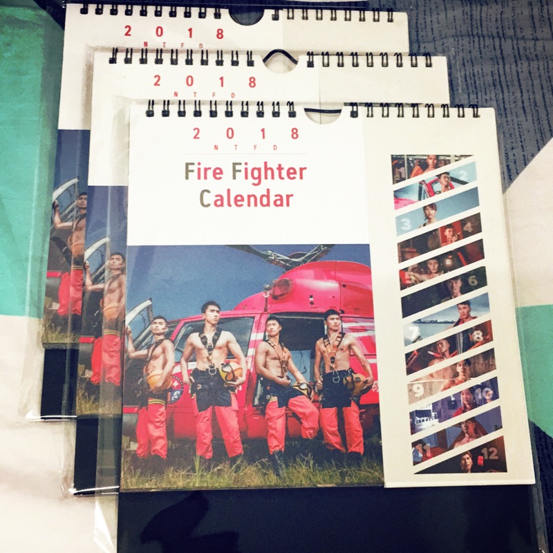 （現貨）❤️2018消防猛男桌曆、月曆