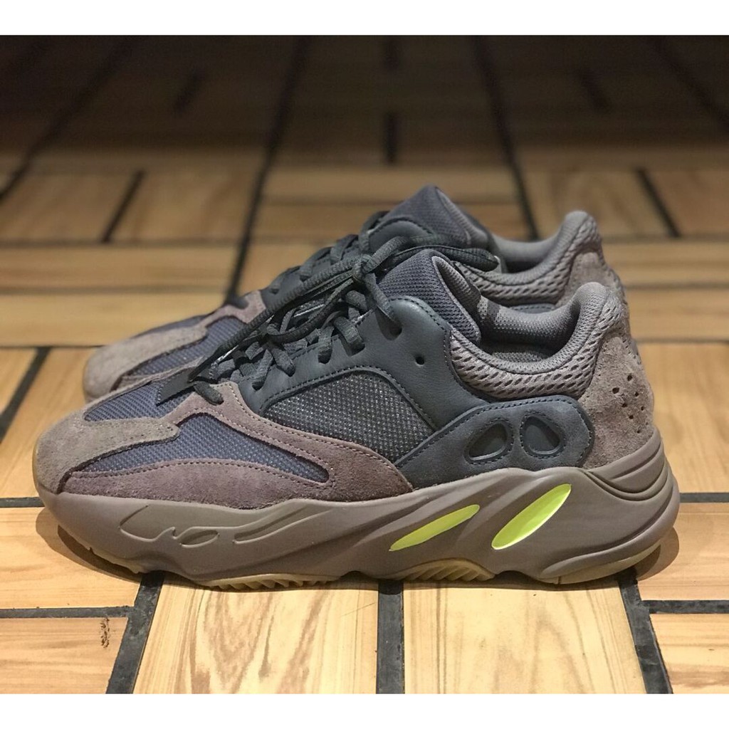 yeezy mauve 700 price