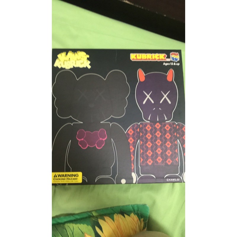 be@rbrick kaws公車站老物