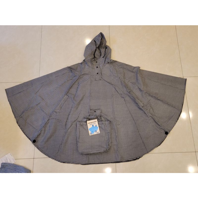 日本境內販售輕薄斗蓬雨衣