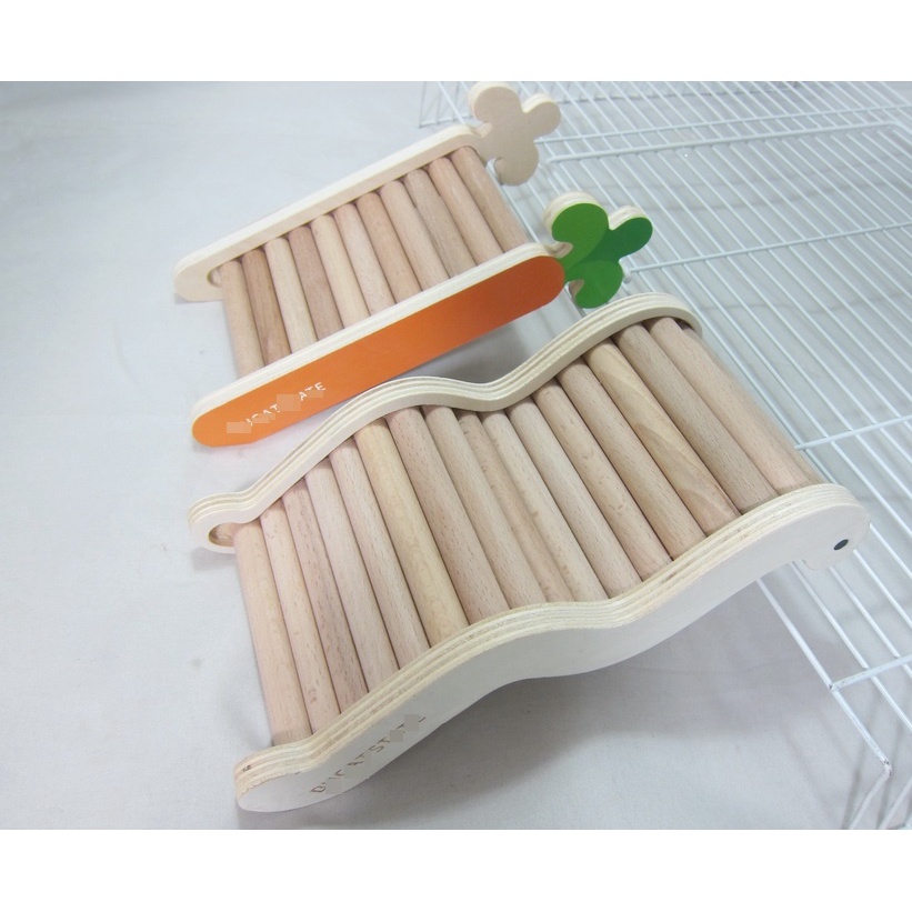 【鹹蛋鼠鼠壓箱寶】MOU1270 倉鼠玩具爬梯 蘿蔔木製樓梯 斜坡樓梯 松鼠爬梯玩具 原木梯子 寵物鼠/蜜袋木樓梯架