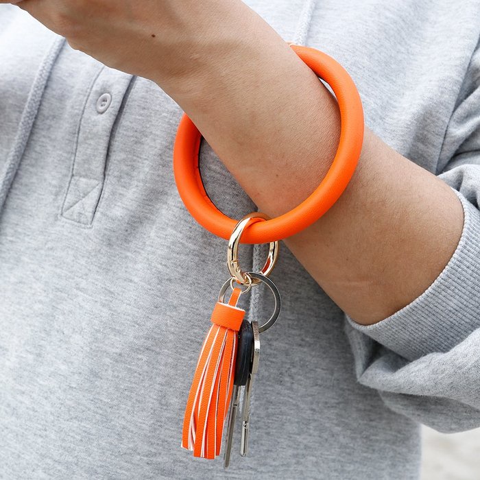 ☆[Hankaro]☆新款手環鑰匙圈pu螢光黄橙皮革手腕手鐲鑰匙扣时尚流蘇掛件