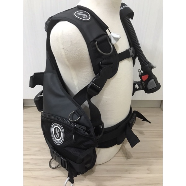 SCUBAPRO GO 潛水 BCD 近全新 Size S BC 有快卸配重袋 AIR2 已保養 1年保固 輕量化好折疊