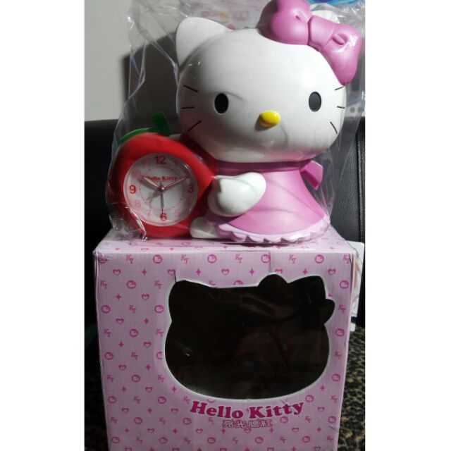 三麗鷗 正版 Hello kitty 凱蒂貓 側坐 抱蘋果 鬧鐘 時鐘
