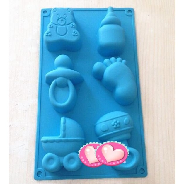 附包裝袋(211) DIY樂樂 6連可愛嬰兒用品模具 彌月巧克力模具 矽膠模具 果凍模 巧克力模型 手工皂模 製冰盒