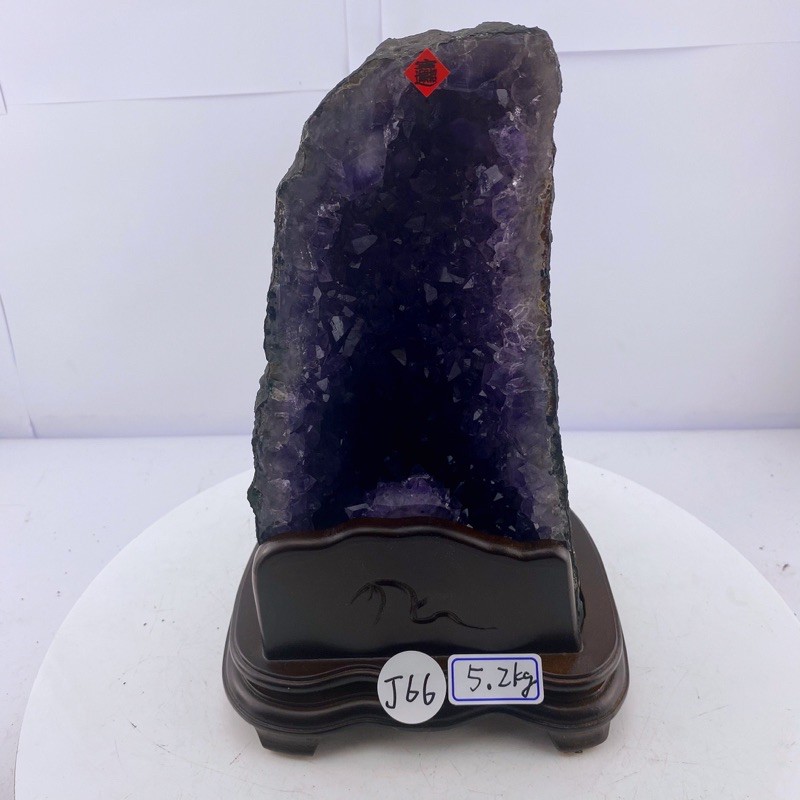H2378 頂級巴西火型紫水晶洞 5.2kg  ，高31cm，寬度19cm，厚度19cm，洞深6cm（紫晶洞