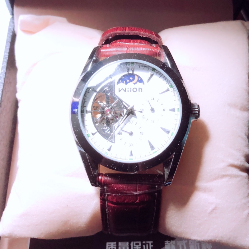 香港潮牌威龍機械錶，咖啡色皮錶帶，全新未拆封！原價4500元！可議價！