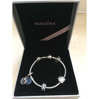 Pandora 潘朵拉手鍊（含墜飾） 購於百貨專櫃