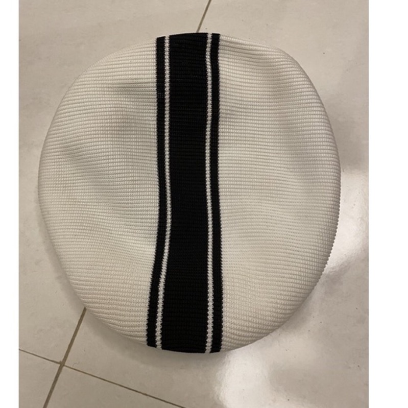 黑白雙色造型針織鴨舌帽