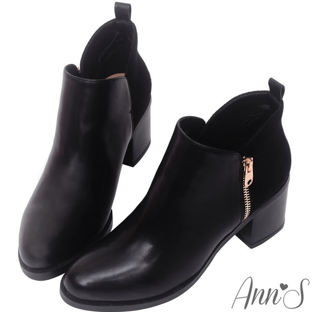 Ann’S時髦秋氛感-質感異材質側V剪裁拉鍊粗跟短靴-黑