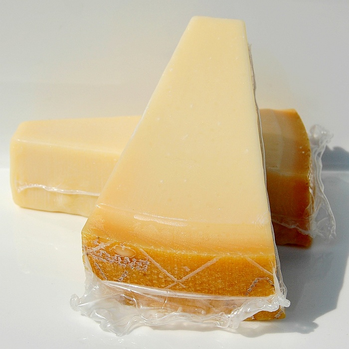 FORGRANA帕瑪森帕達諾乾酪500G，義大利原裝進口，熟成10-16月，Padano硬質乳酪起士起司 IDUNN