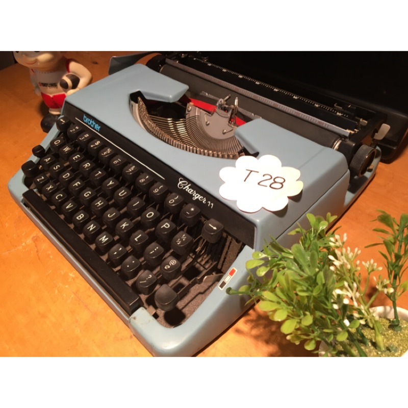T28早期金屬打字機..（暫定中）（偏土耳其藍）日本金屬材質 、功能正常、稀有機型#打字機#收藏#擺設#正常#測#藍色