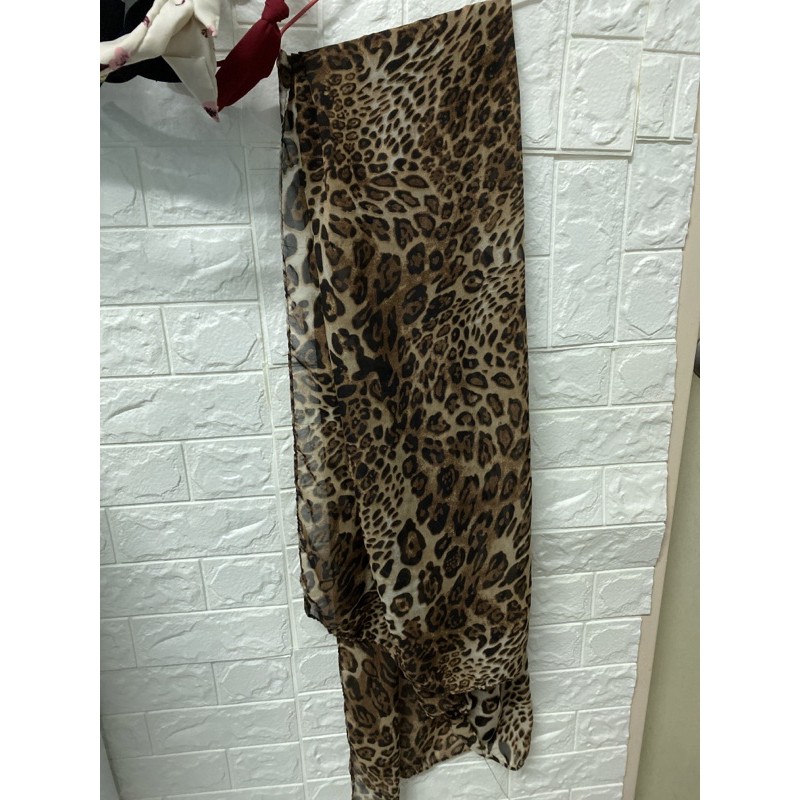 豹紋雪紡圍巾二手的長板