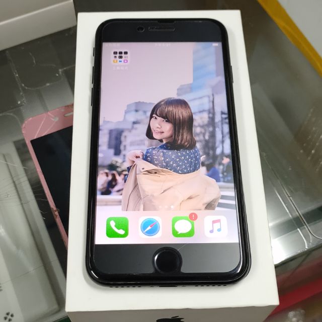 頭殼麻麻3C_9成新 Apple Iphone7 32G 灰 4.7吋 1200萬 A10晶片