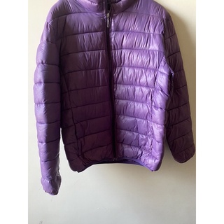 冬天最需要的紫色羽絨外套