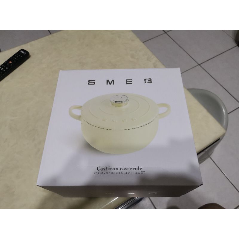 全新SMEG琺瑯鑄鐵鍋（奶油白色）現貨1個